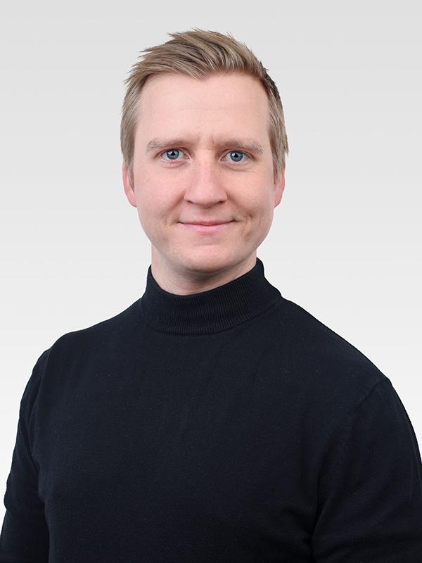 Dr.  Florian Hulfeld