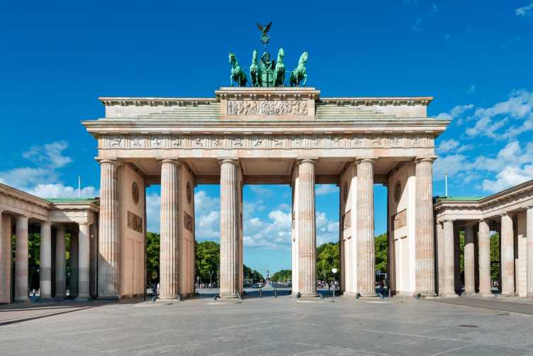 Enlarged view: La porte de Brandebourg à Berlin. La compétitivité de l'économie allemande a chuté.